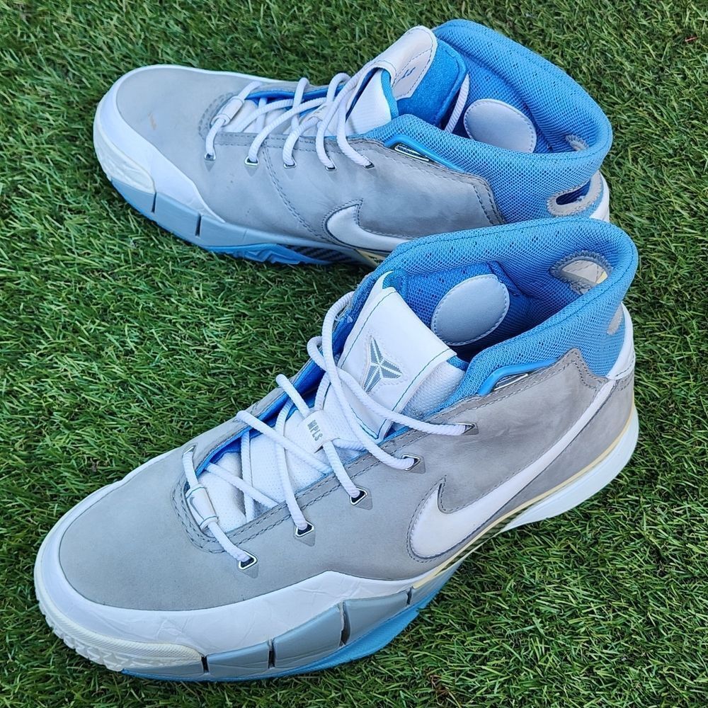 NIKE ZOOM KOBE 1 - Mens Sneakers - SIZE 12 - ( Please See All Pictures )